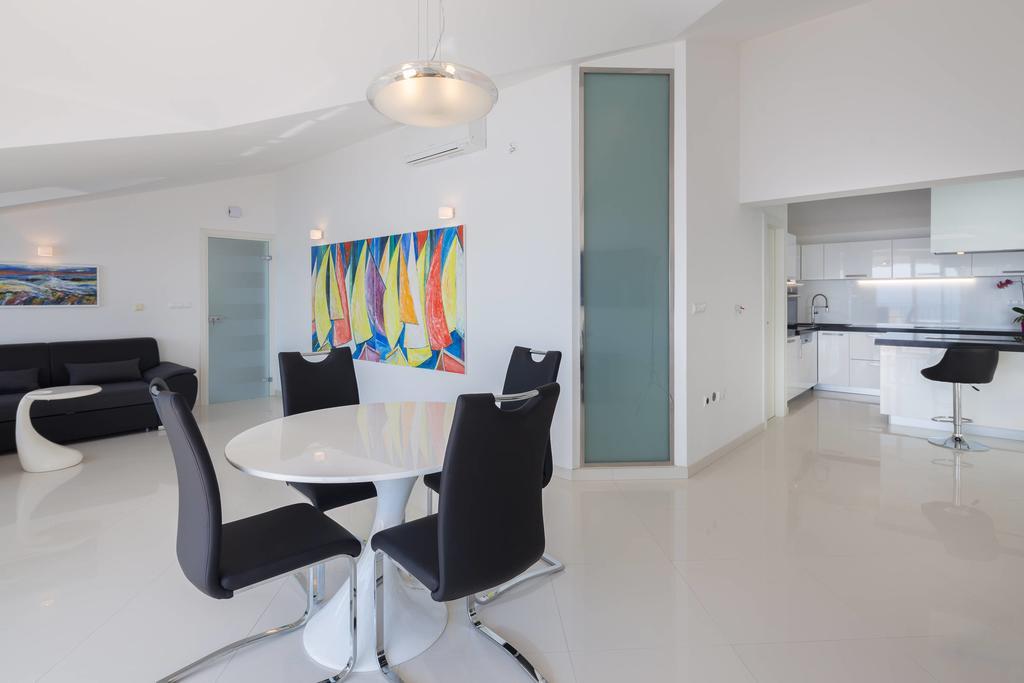 Beach Penthouse Diamond Omiš Extérieur photo