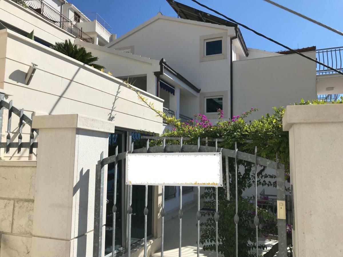 Beach Penthouse Diamond Omiš Extérieur photo
